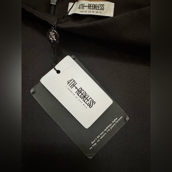 4th & Reckless Black Asymmetrical Mini Skirt Gold Hook & Eye Detail Size 10 NWT - Picture 7 of 10